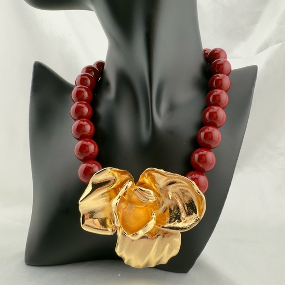 Zara Jewelry - Zara Orchid Flower Floral Gold and Red Beaded Necklace adjustable unique